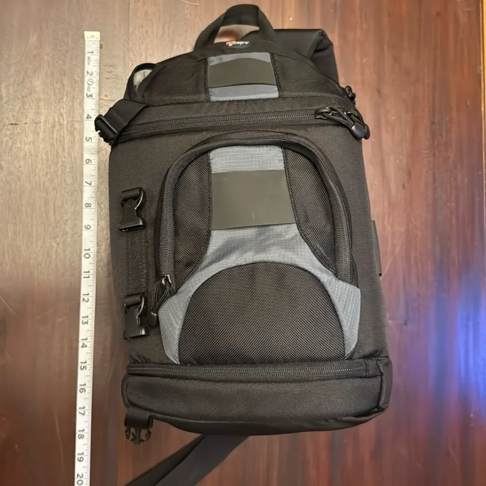 Lowepro black Slingshot backpack (see measurements)